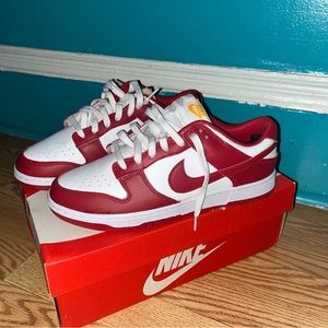 Dunks “Low Gym Red”